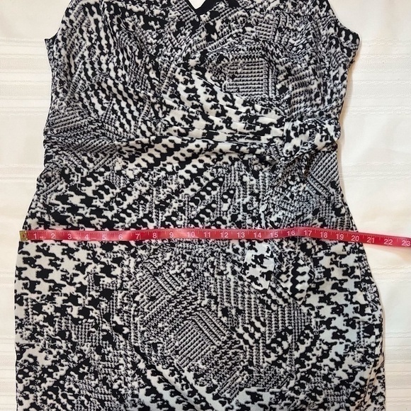 MNG by Mango Dress Sleeveless V- Neck‎ Sz 10 EUC Blk & Wht Print - Picture 10 of 11